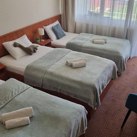 Sport Hotel Татабанья Екстер'єр фото