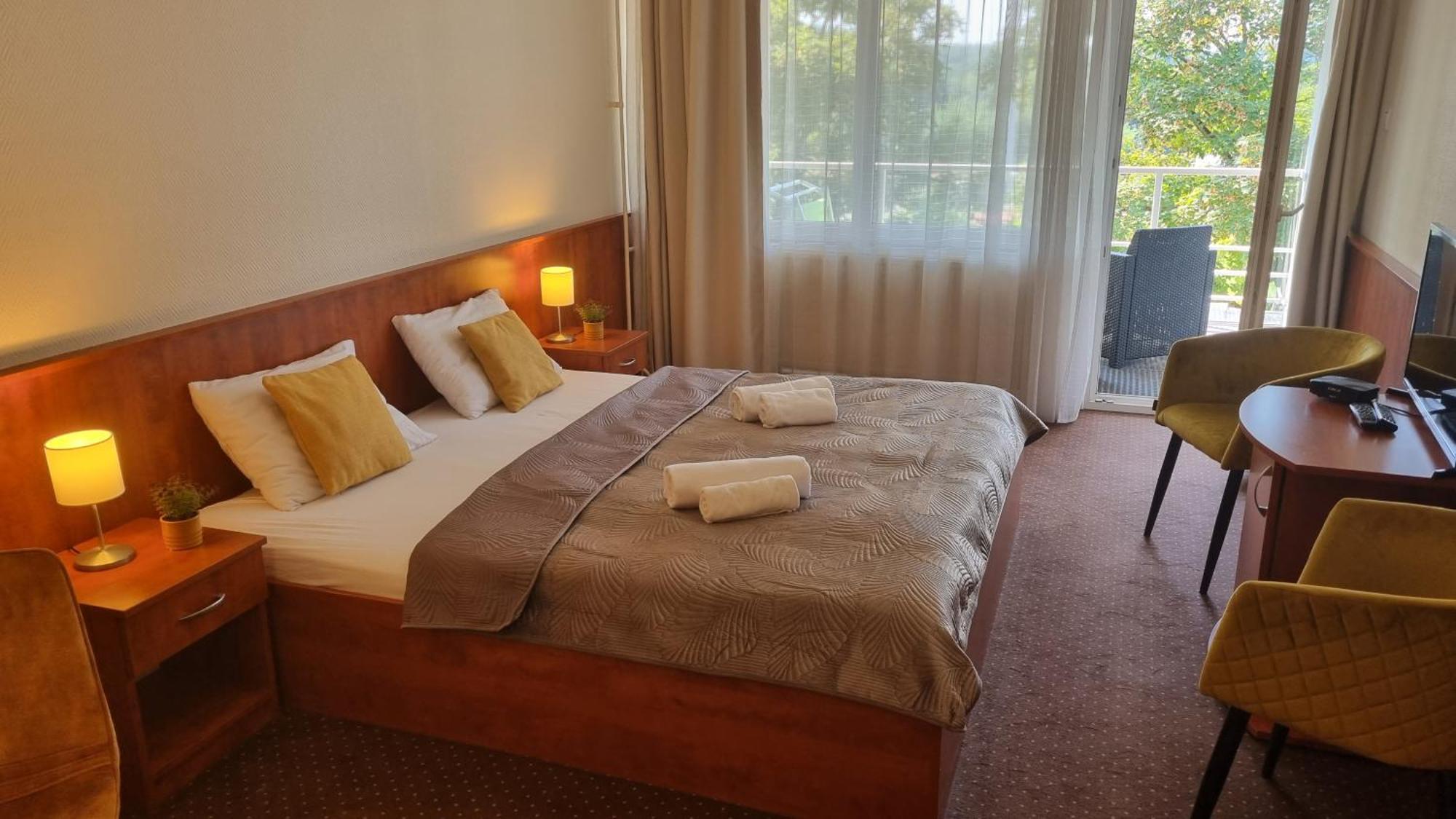 Sport Hotel Татабанья Екстер'єр фото