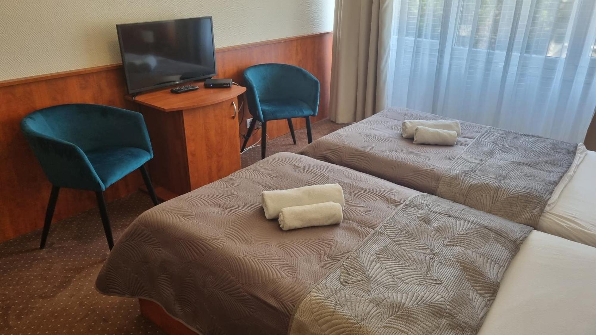 Sport Hotel Татабанья Екстер'єр фото