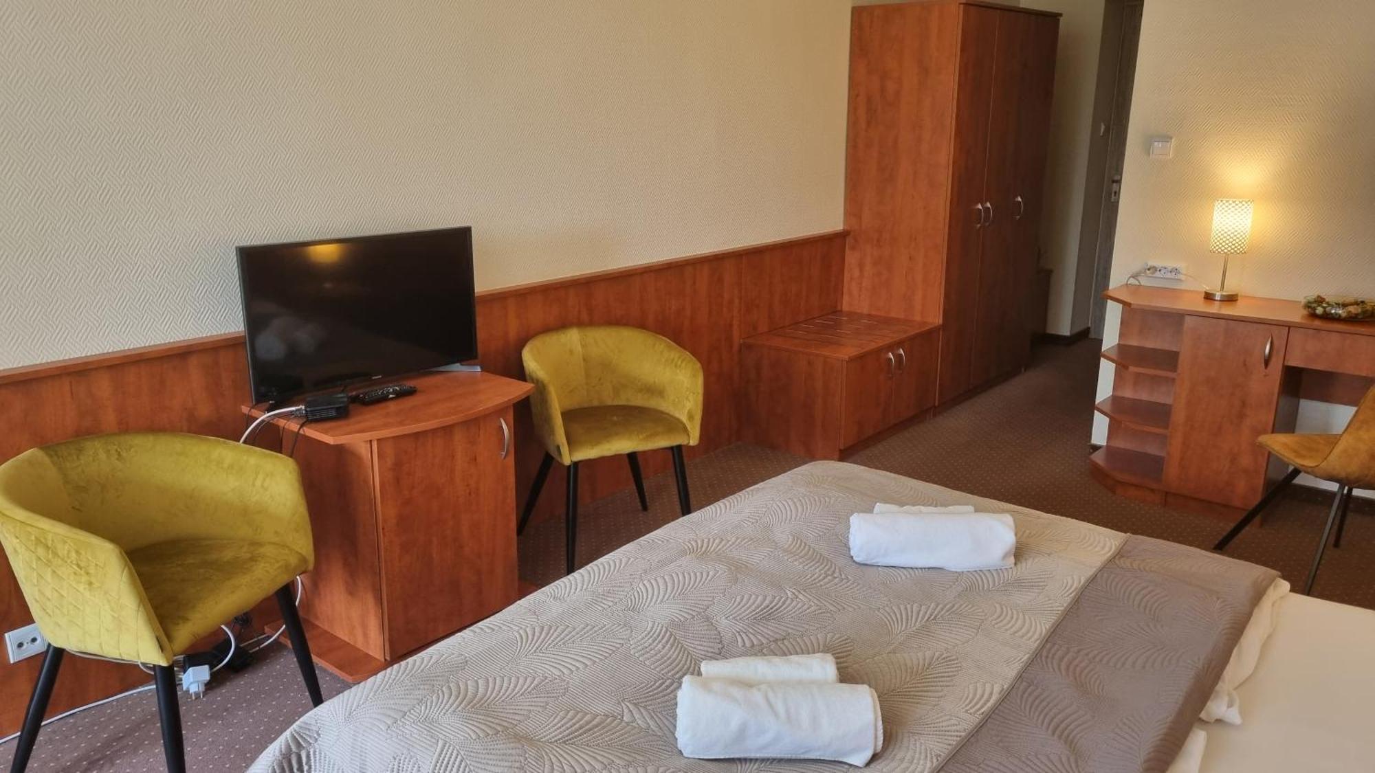 Sport Hotel Татабанья Екстер'єр фото