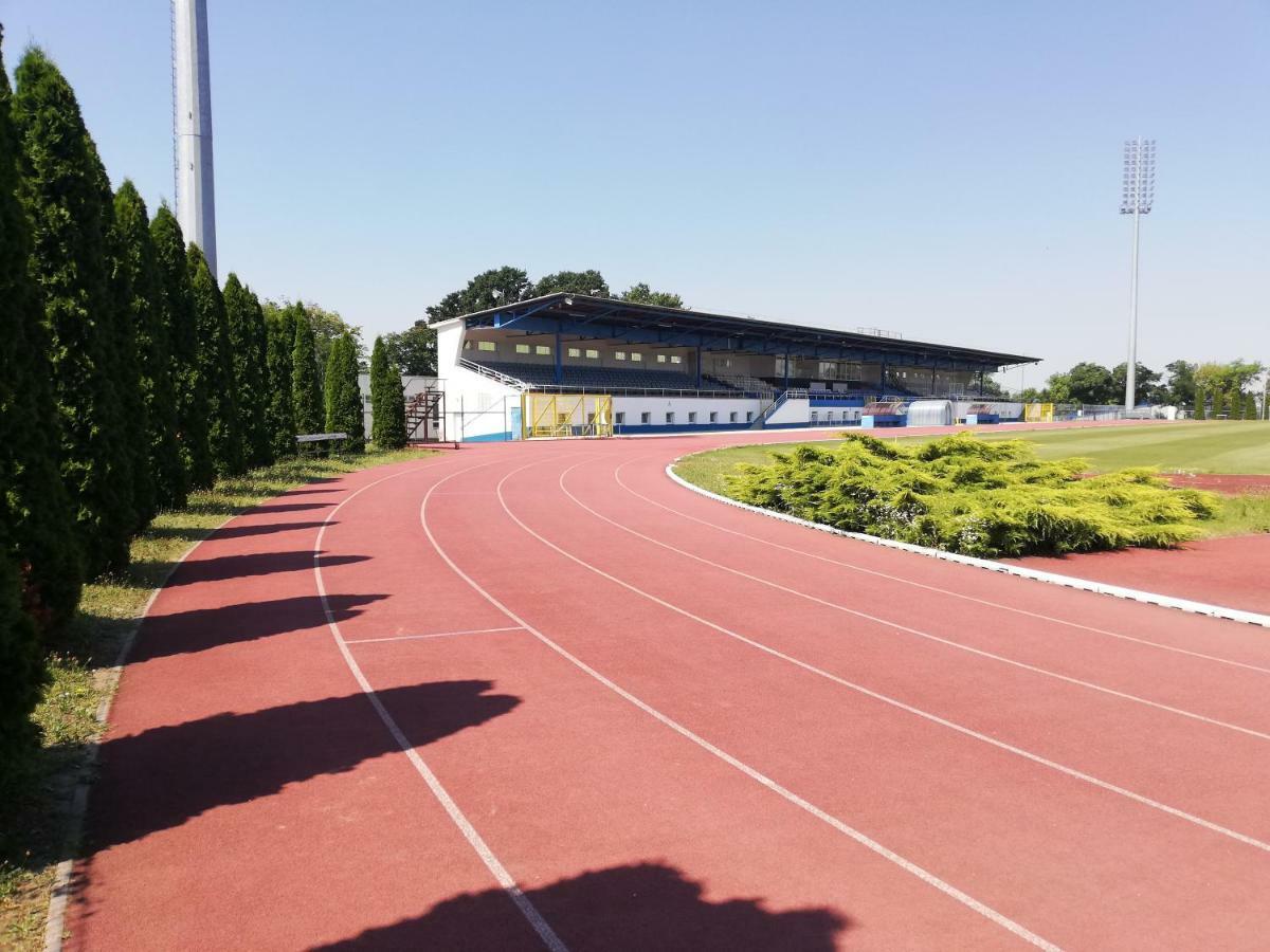 Sport Hotel Татабанья Екстер'єр фото